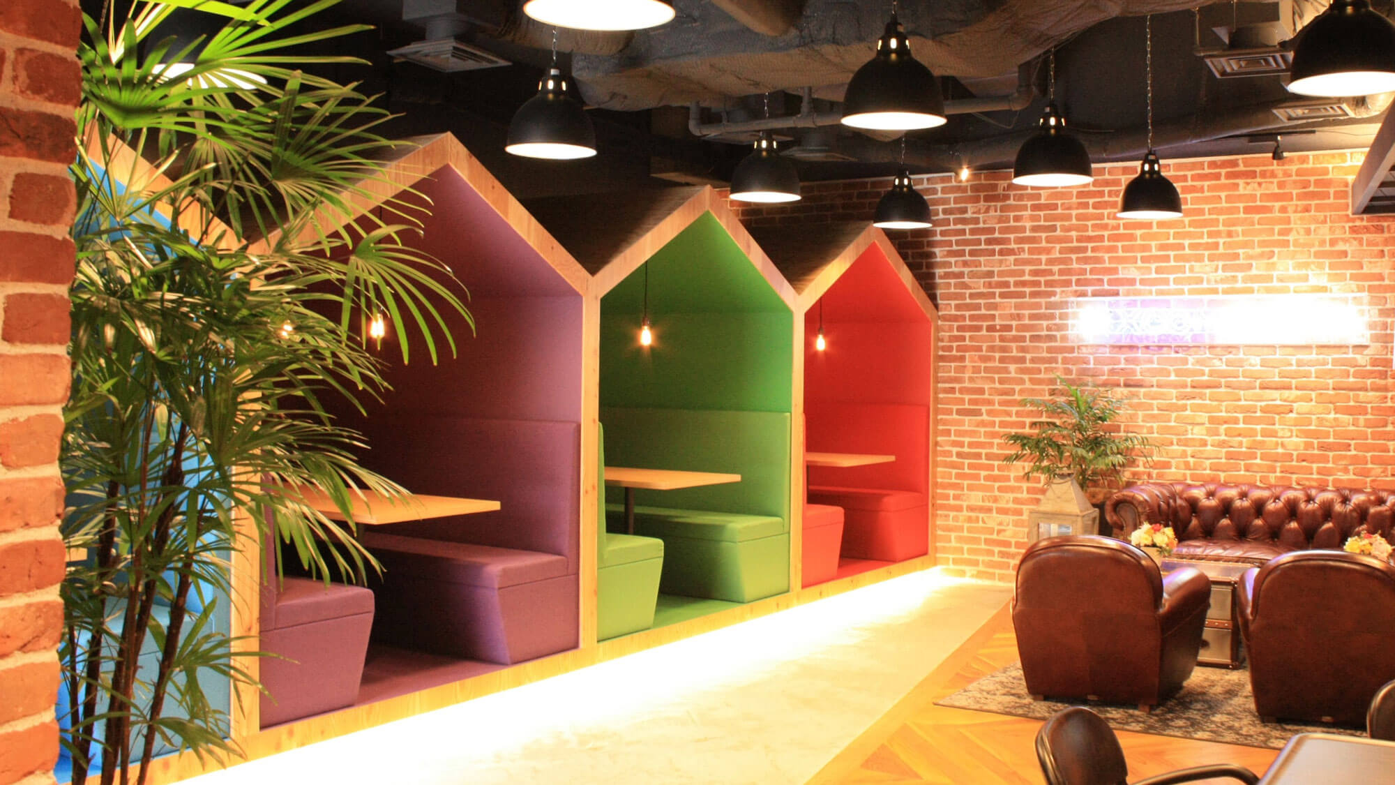 �C���g��WiFi �n�����E���W�E�����`�u�[�X