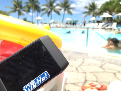 グアムの海と海外Wi-Fi「ワイホー」