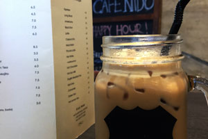 �z�e���̃��E���W�ŉ��K�C���^�[�l�b�g