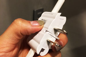 �z�e���̃��E���W�ŉ��K�C���^�[�l�b�g