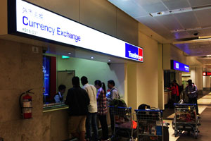 ��`�̗��֏��ł�SIM�J�[�h�̔�