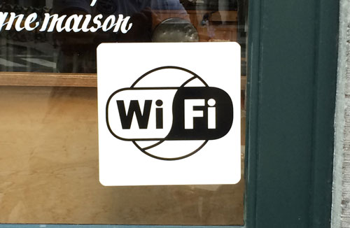 �x���M�[�̃R���Z���g�`��