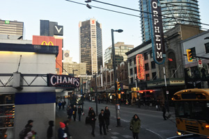 �J�i�_�A�o���N�[�o�[�̊X����