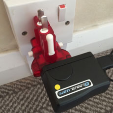 �C�M���X�̃R���Z���g�ƃ}���`�v���O