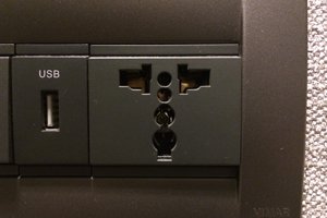 台湾のコンセント形状3