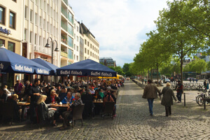 ケルンの広場のレストラン