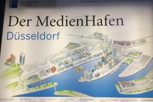 デュッセルドルフ市内の看板