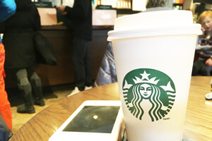 スターバックス店内でレンタルWiFi