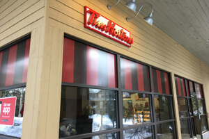 カナダのドーナツチェーン、ティム・ホートンズ外観