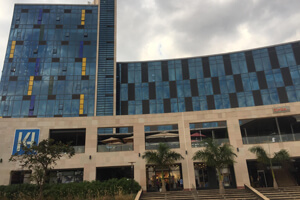 ルワンダ、キガリのショッピングモール「Kigari Heights」