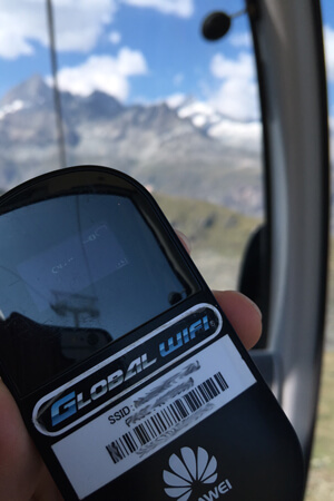 山と山を結ぶゴンドラの中でもインターネット