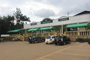 ウガンダのレストラン外観