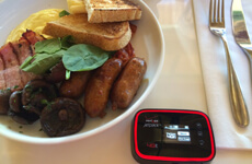 billsハワイの朝食とWi-Fiルーター